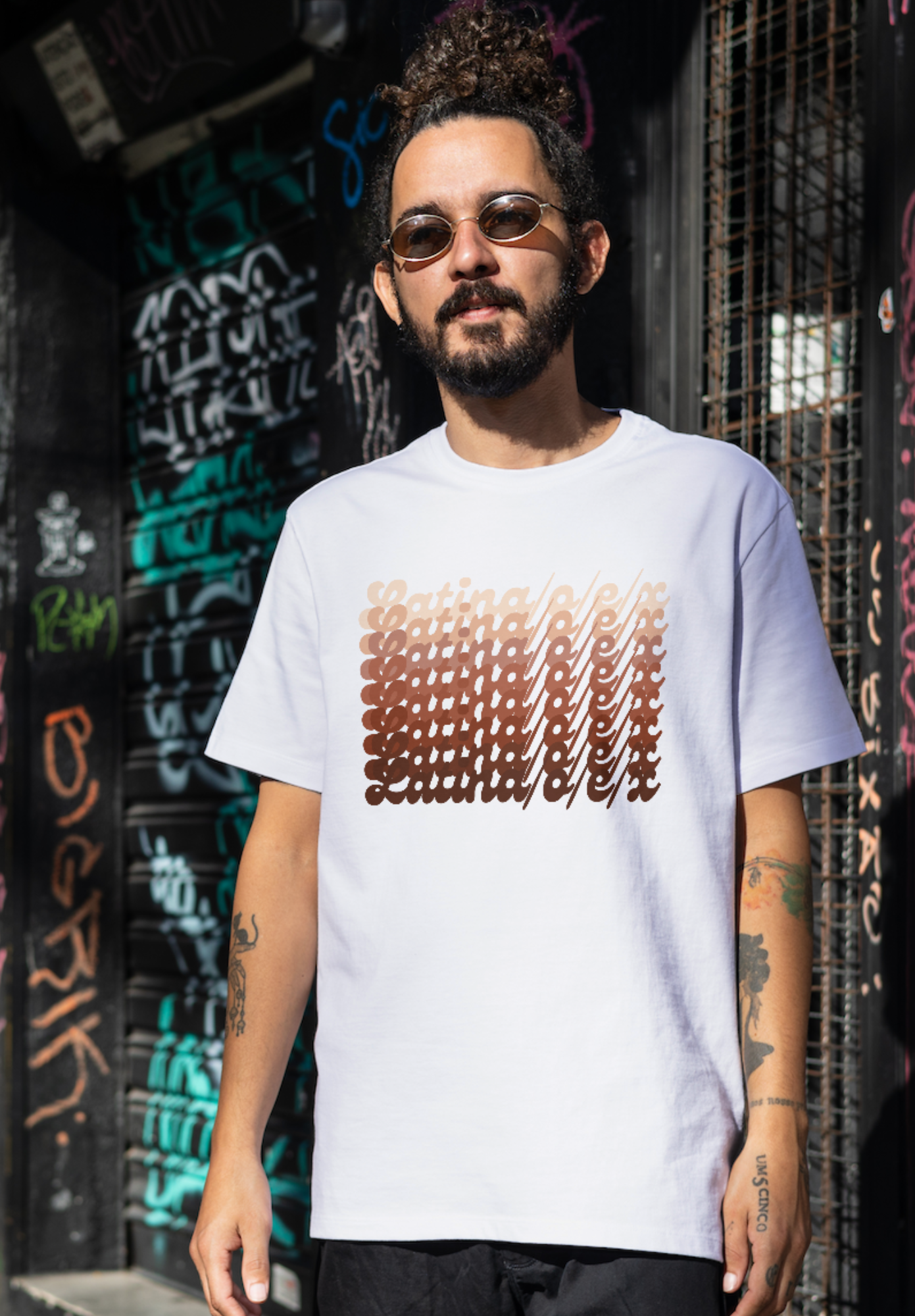 Latina o x e Script T Shirt Cristy Chris